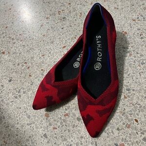 Red Rothy’s size 8W “The Point” flats